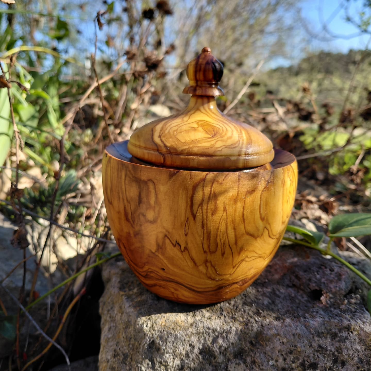 Boîte à bijoux en olivier massif Boîte à bijoux artisanale en bois d'olivier massif et étain